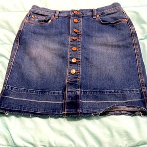 Loft denim skirt size 6 petite